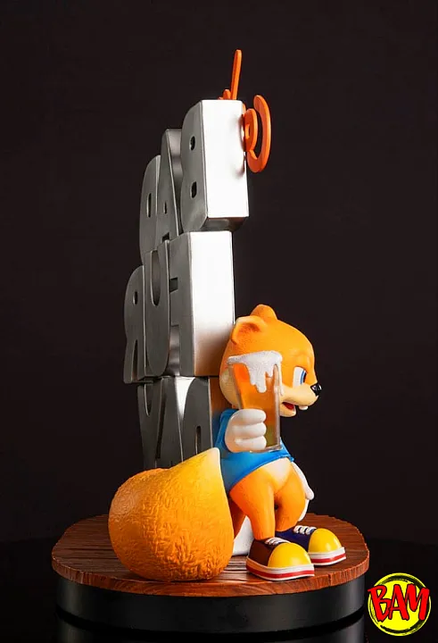 First 4 Figures: Conker's Bad Fur Day Statue (Game Cover)
