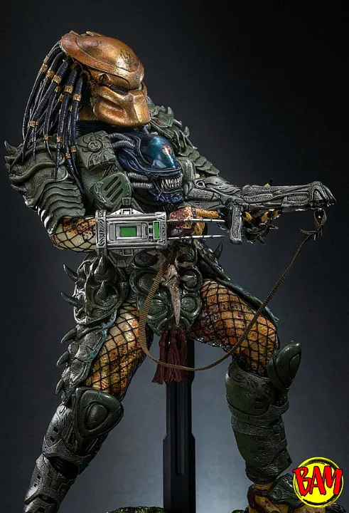 Hot Toys: CMS029 Broken Tusk Predator 1/6 Scale Action Figure (Alien VS Predator)