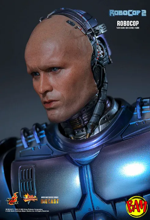 Hot Toys: MMS827D74 RoboCop 1/6 Scale Action Figure (RoboCop 2)