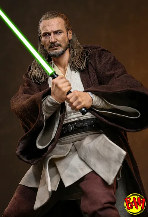 Hot Toys: MMS880 Qui-Gon Jinn 1/6 Scale Actionfigur (Star Wars)