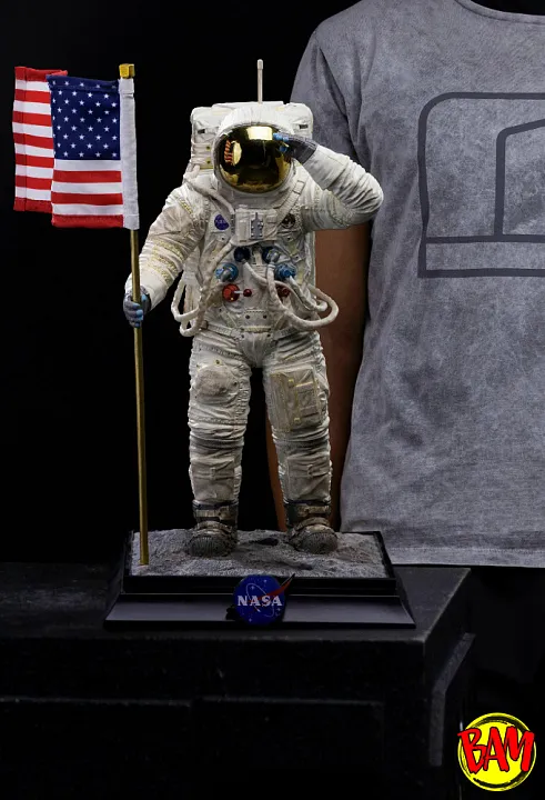Iron Studios: Legacy Replica 1/4 Apollo 11 Astronaut Statue (NASA)