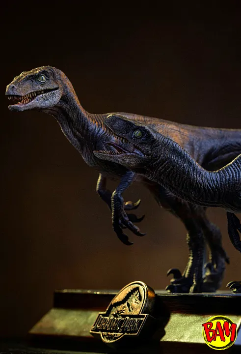 Iron Studios: Art Scale 1/10 Raptors at the Kitchen's Door Statue (Jurassic Park)