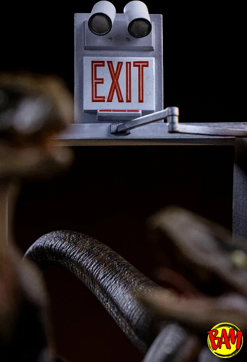 Iron Studios: Art Scale 1/10 Raptors at the Kitchen's Door Statue (Jurassic Park)