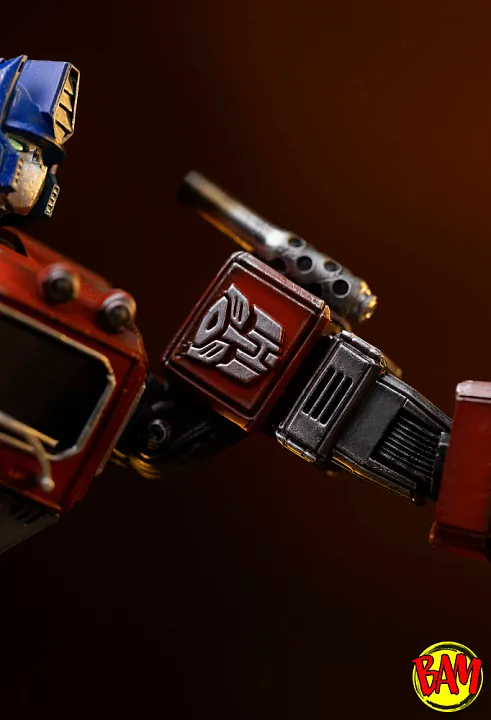 Iron Studios: Demi Art Scale 1/20 Optimus Prime Statue (Transformes)