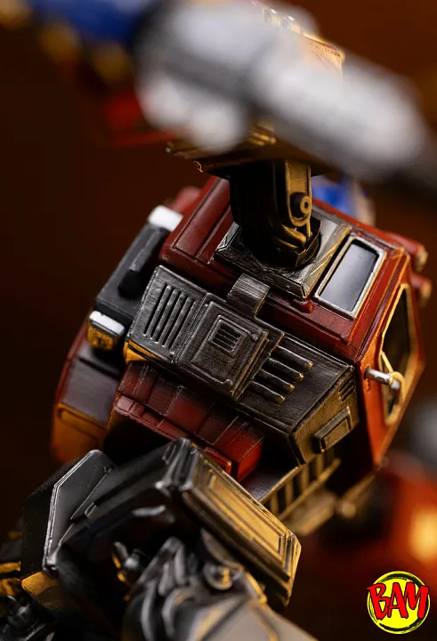Iron Studios: Demi Art Scale 1/20 Optimus Prime Statue (Transformes)