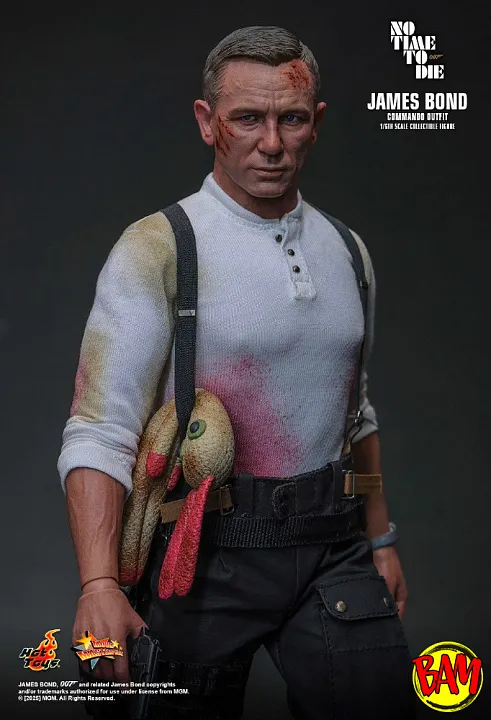 Hot Toys: MMS804 James Bond 1/6 Scale Action Figure (Commando Outfit)