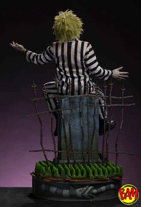 Sideshow: Premium Format Figure Beetlejuice (Mixed Media)