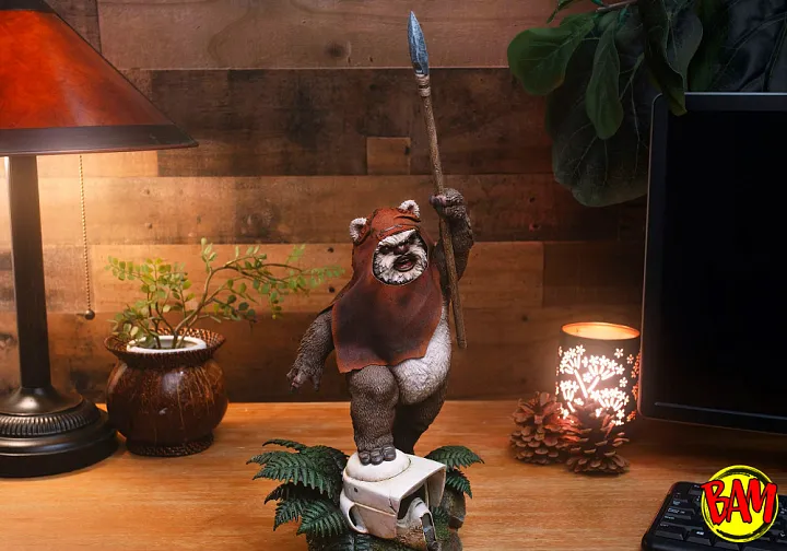 Sideshow: Premium Format Figure Wicket (Star Wars)