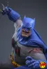 Hot Toys: CMS031 Batman 1/6 Scale Actionfigur (Battle Damaged Version)